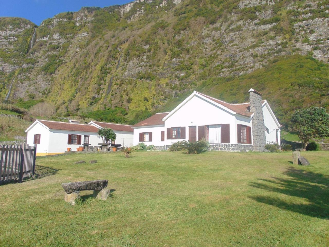 Casas Da Cascata Villa Lajes das Flores Exteriör bild