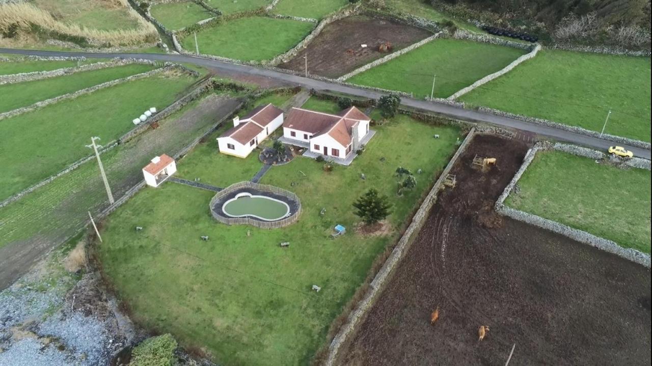 Casas Da Cascata Villa Lajes das Flores Exteriör bild